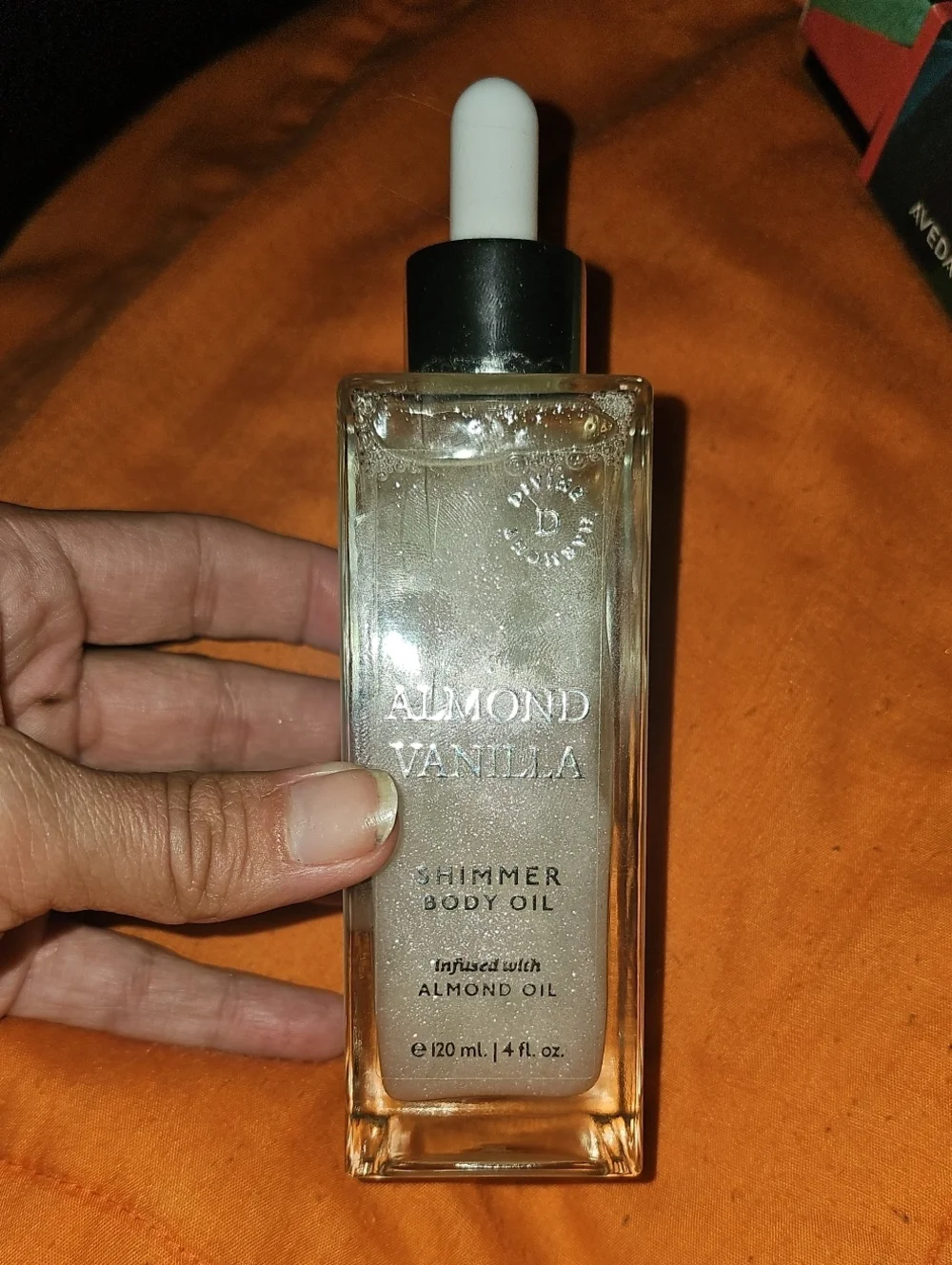 Almond Vanilla Shimmer Body Oil!! Nwts 4 Fl Oz!! Smells Great!!
